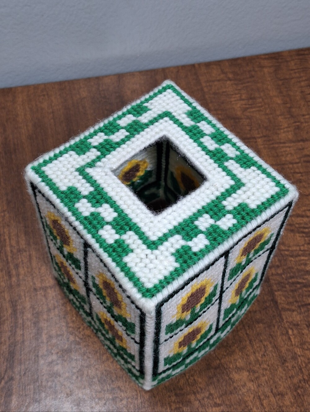 Vintage Retro MCM Handmade Needlecraft Sunflower Tissue Box Cover Yellow Green - Picture 8 of 13